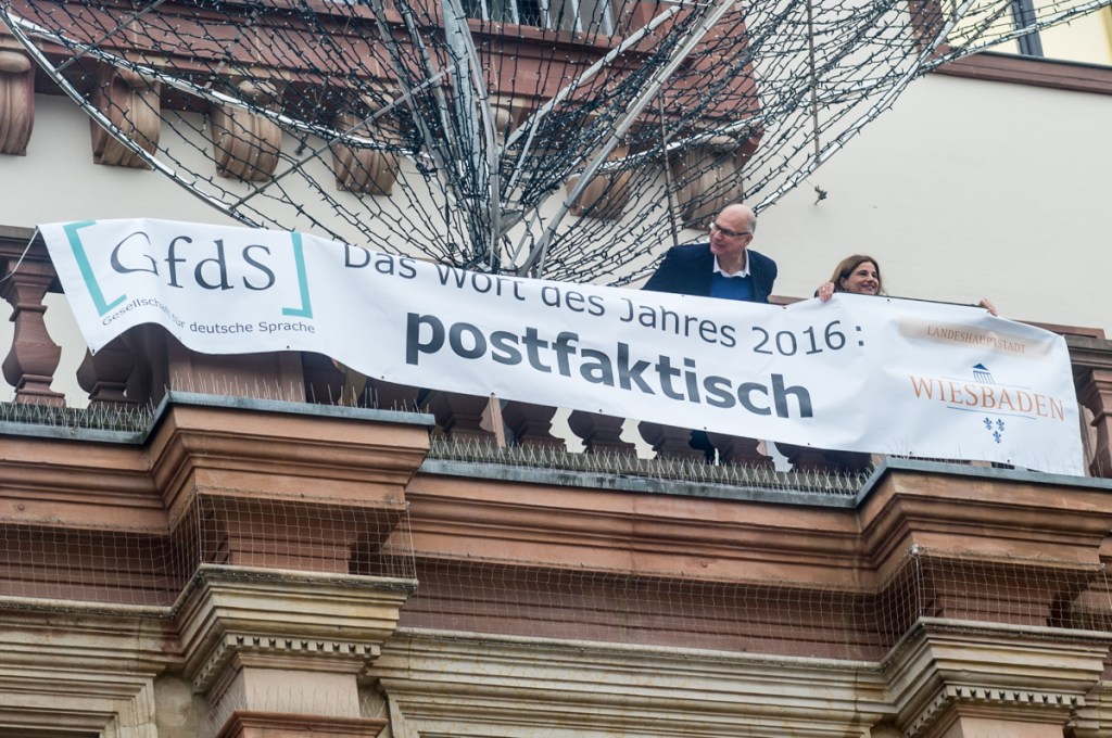 Postfaktischer Adventskalender, Teil 10: Wort des&nbsp;Jahres